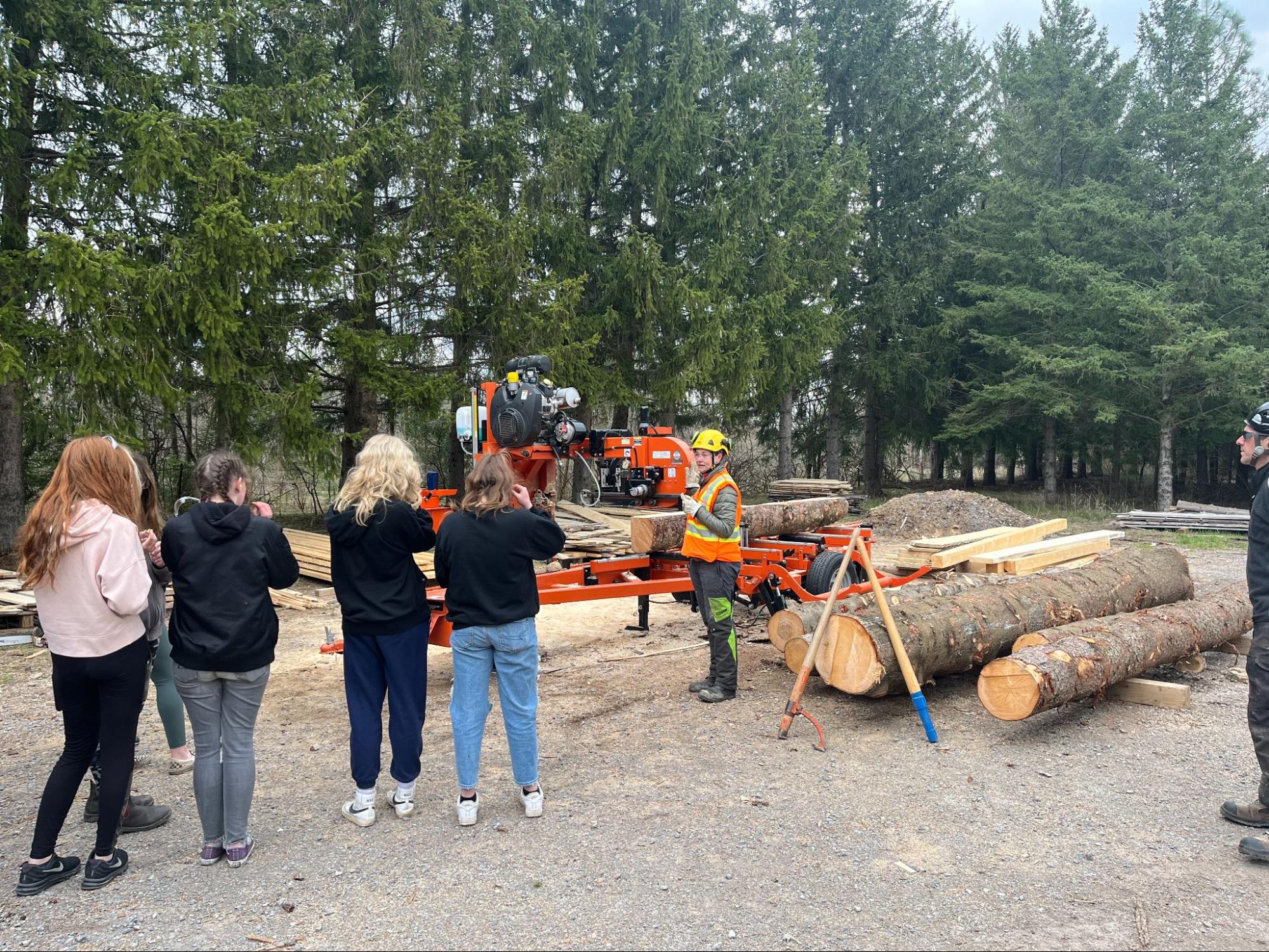 Grade 7 and 8 students take part in Skills Ontario’s Skilled Trades Day ...